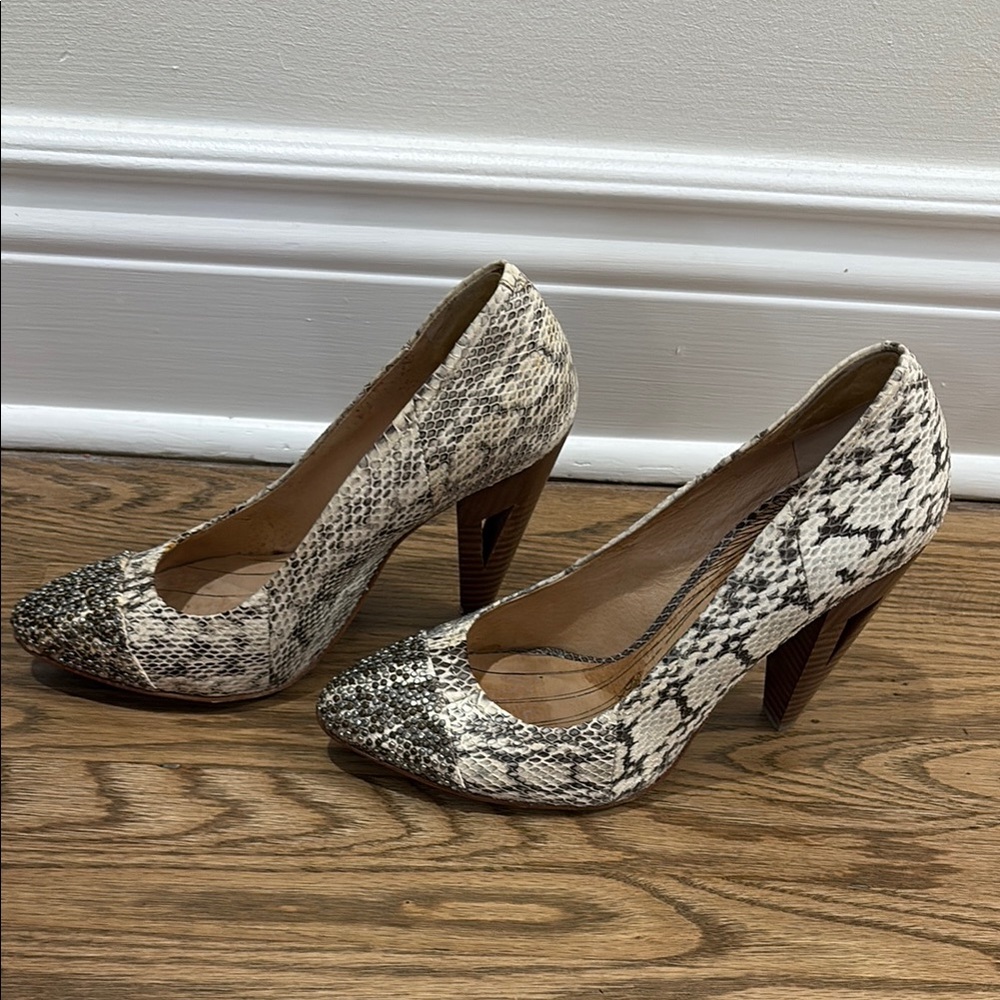 Leather Patterned Women's Heels with Wooden and Metallic Details